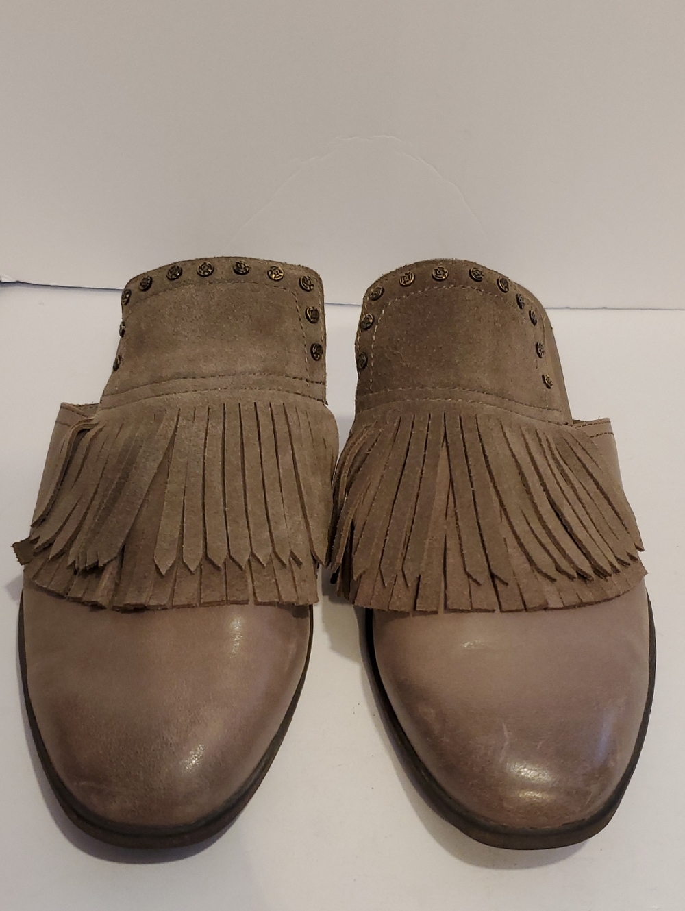 OTBT Gleam Leather Fringe Mules In Taupe Size 7.5M - Picture 3 of 11